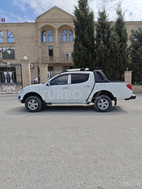 Mitsubishi L200