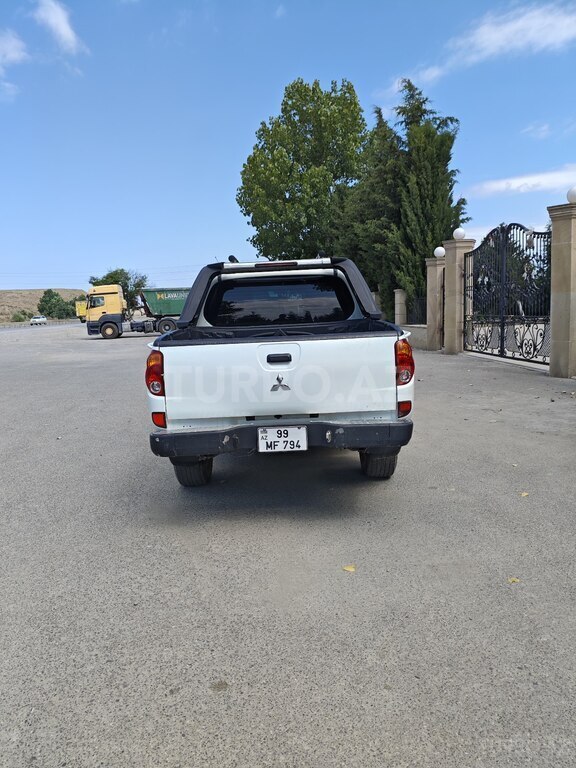Mitsubishi L200