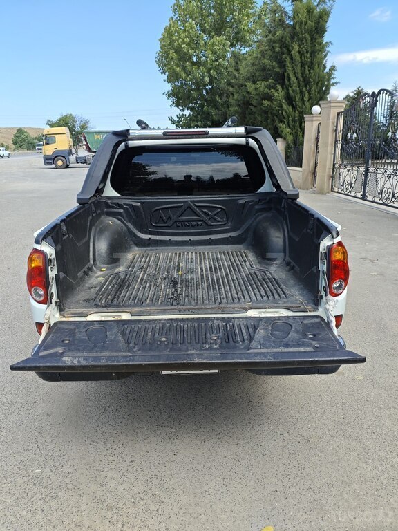 Mitsubishi L200