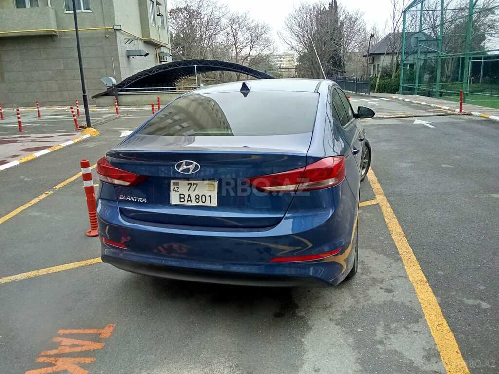 Hyundai Elantra