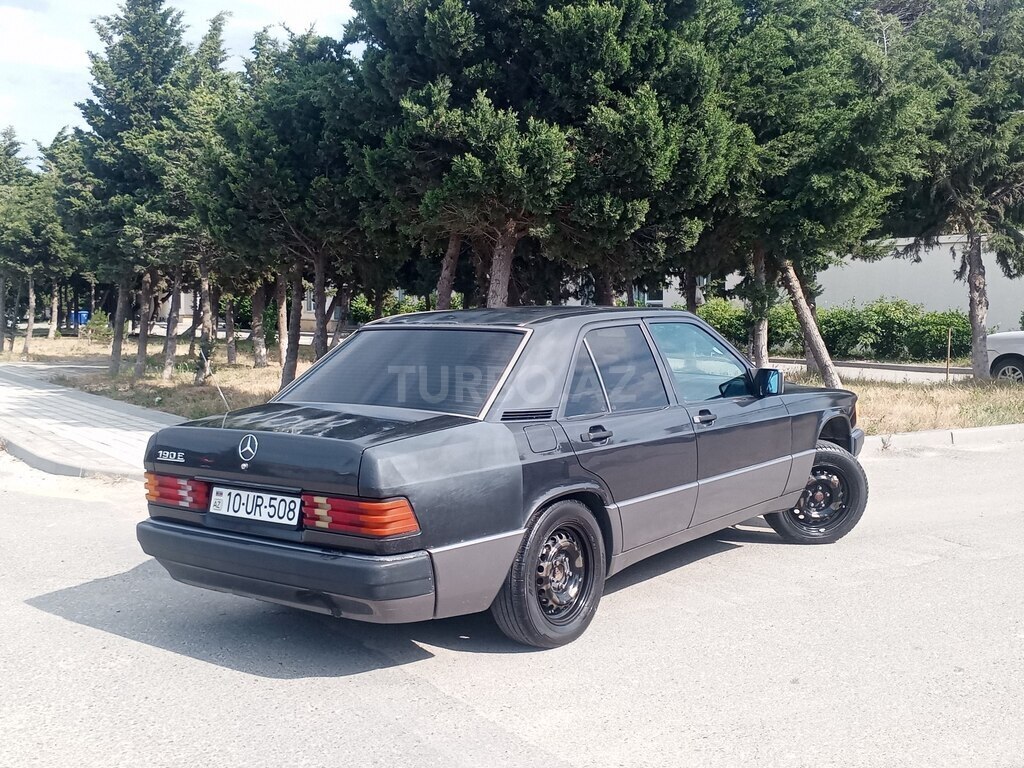 Mercedes 190