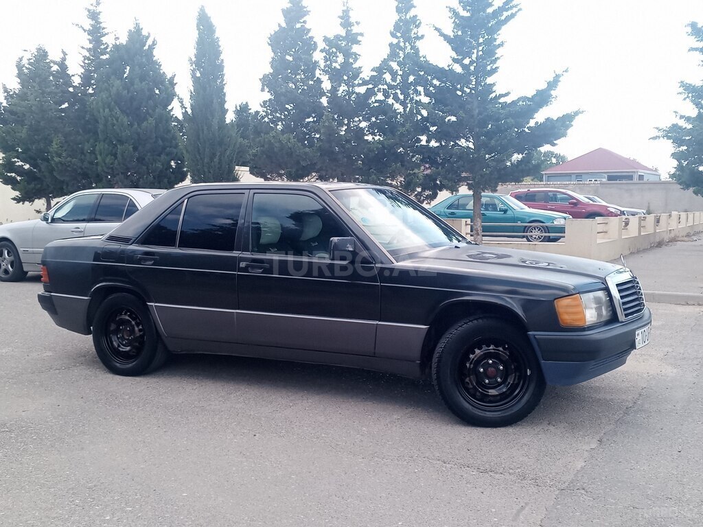 Mercedes 190
