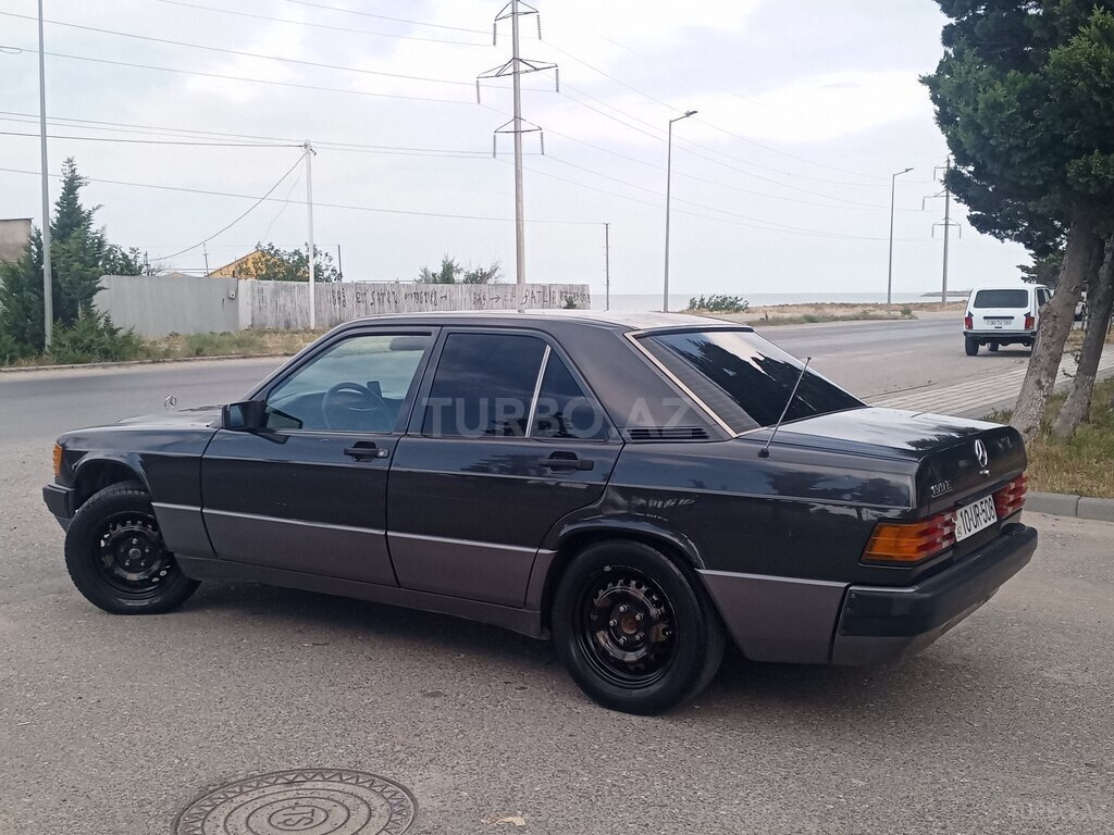 Mercedes 190