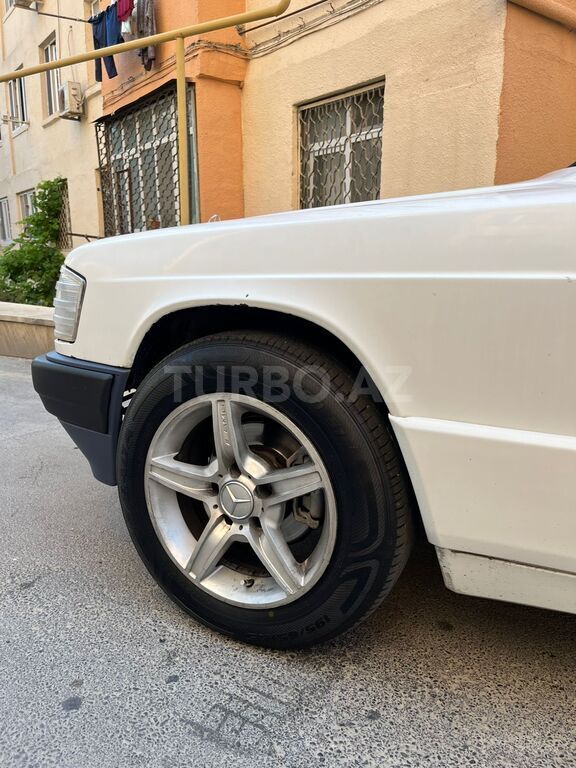 Mercedes 190