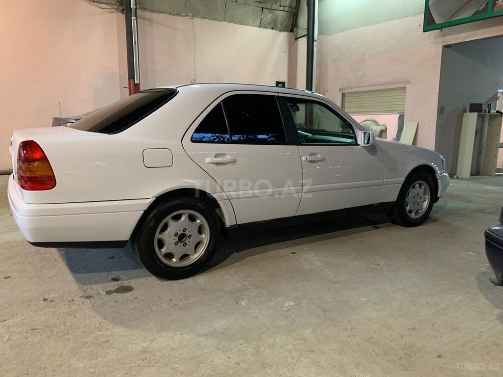 Mercedes C 180