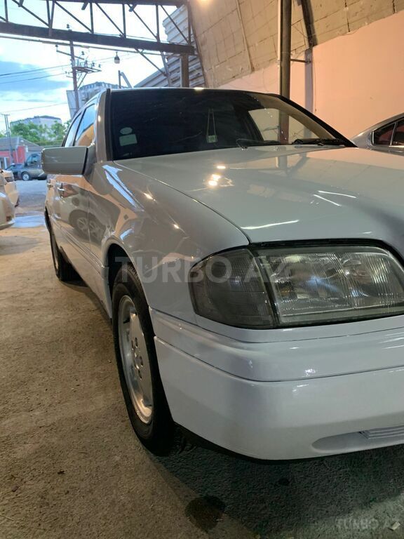 Mercedes C 180