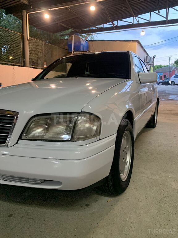 Mercedes C 180