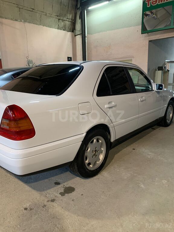 Mercedes C 180