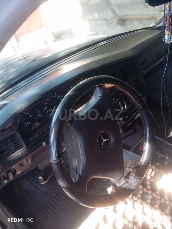 Mercedes 190