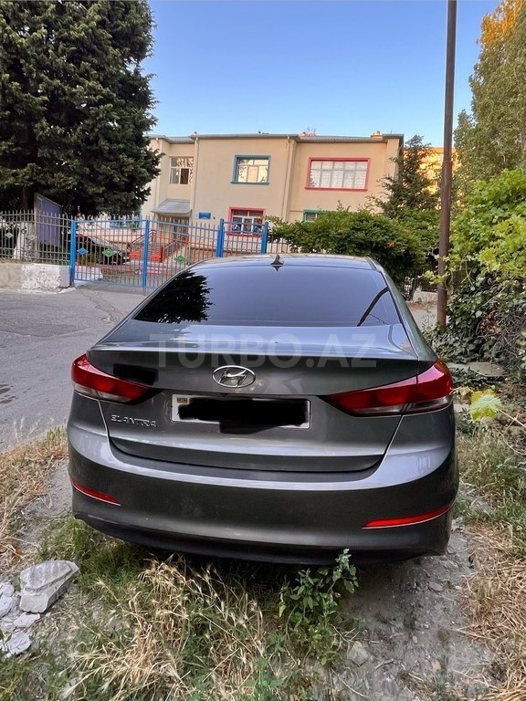 Hyundai Elantra