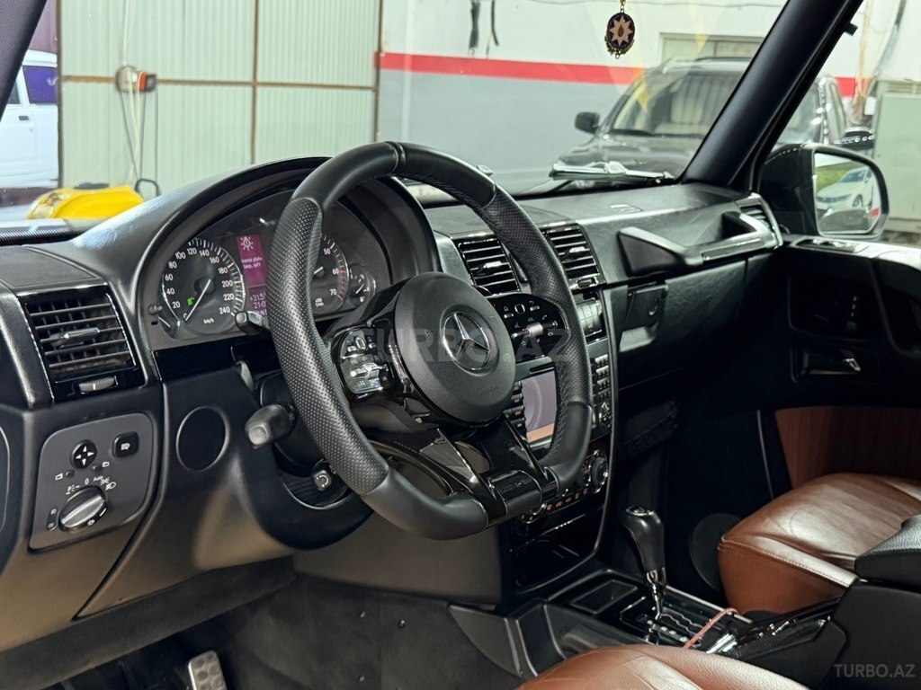 Mercedes G 500