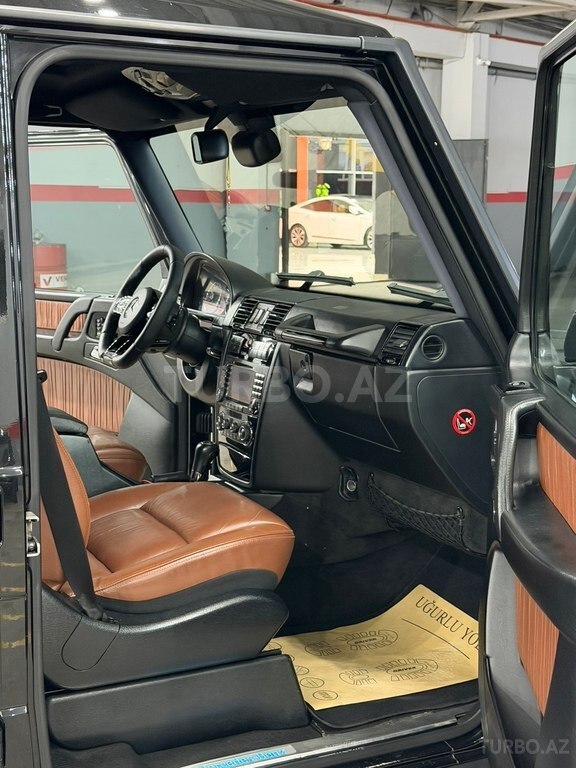 Mercedes G 500