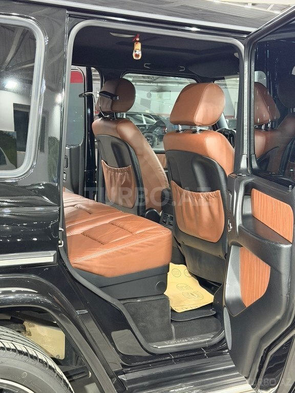 Mercedes G 500