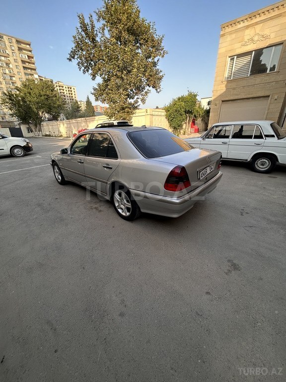 Mercedes C 240