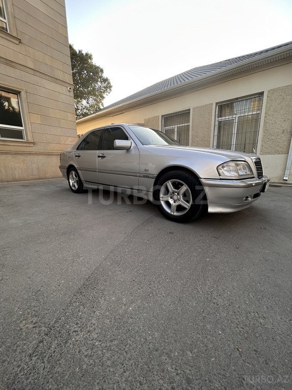 Mercedes C 240