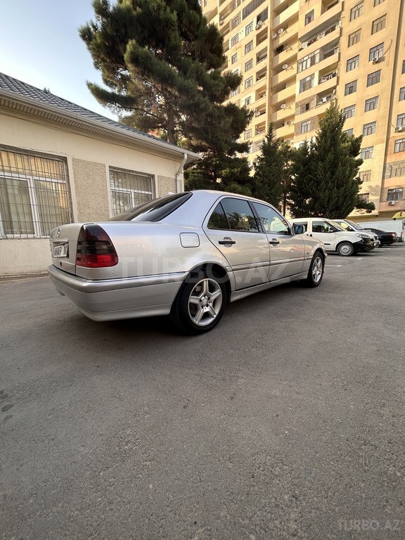 Mercedes C 240