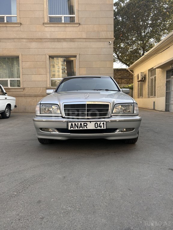 Mercedes C 240