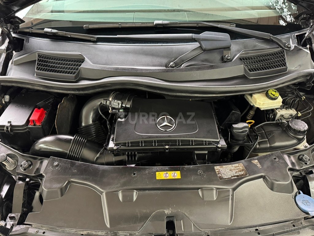 Mercedes V 250