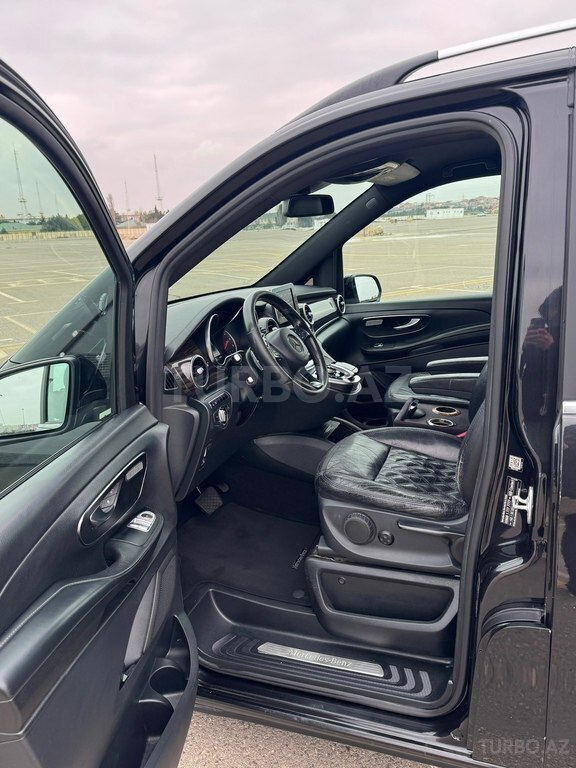 Mercedes V 250