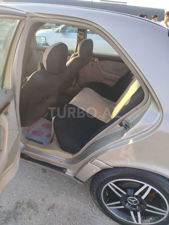 Mercedes C 200