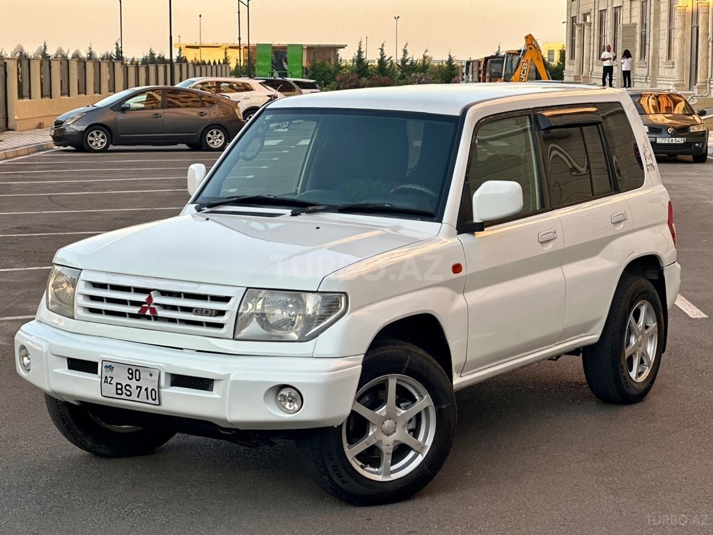 Mitsubishi Pajero io