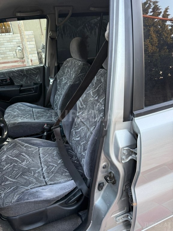 Mitsubishi Pajero io