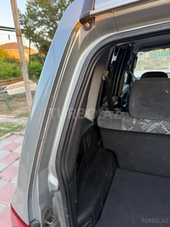 Mitsubishi Pajero io