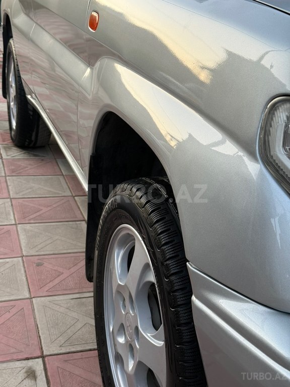 Mitsubishi Pajero io