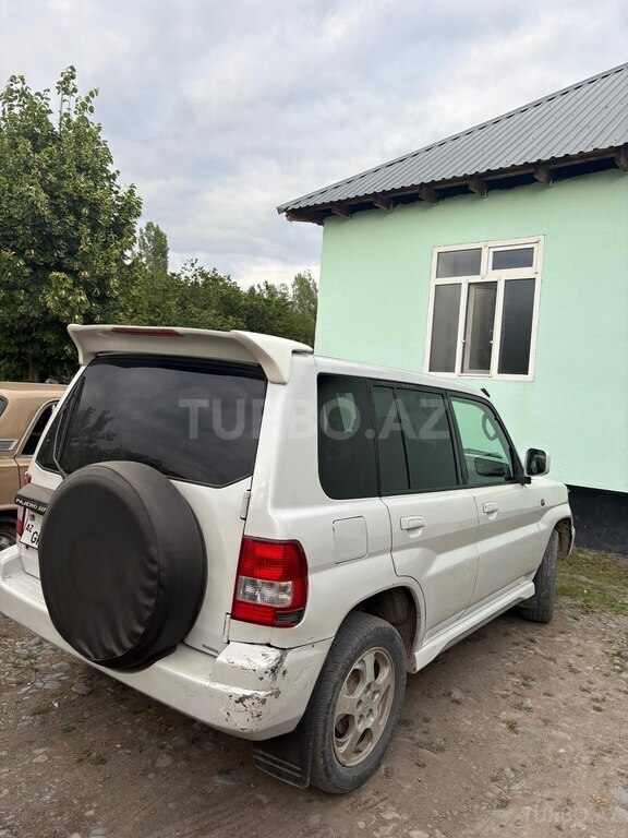 Mitsubishi Pajero io