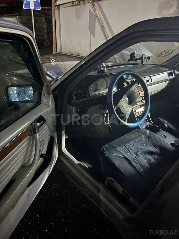 Mercedes 250 D
