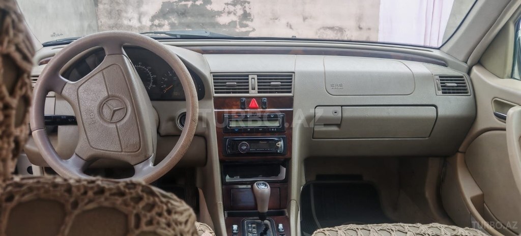 Mercedes C 230