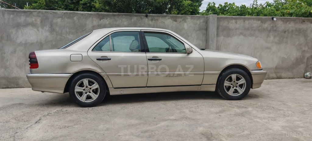 Mercedes C 230