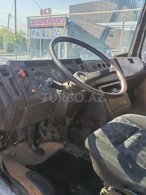 Mercedes Atego 815