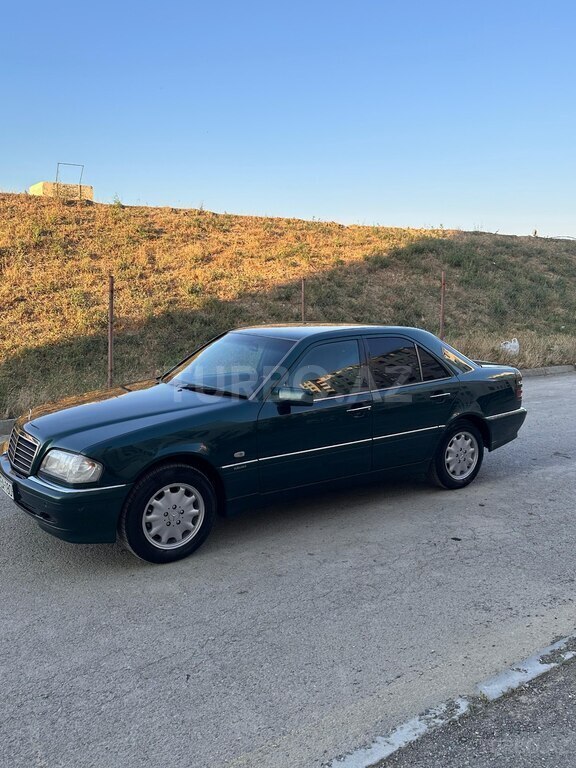 Mercedes C 180