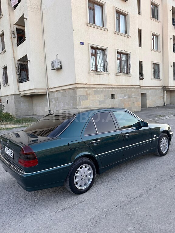Mercedes C 180