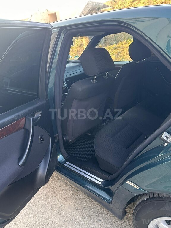 Mercedes C 180