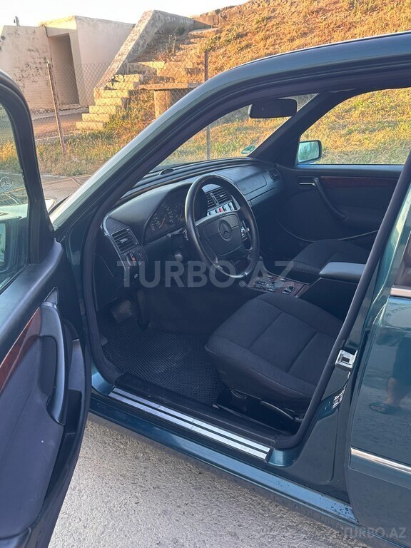 Mercedes C 180