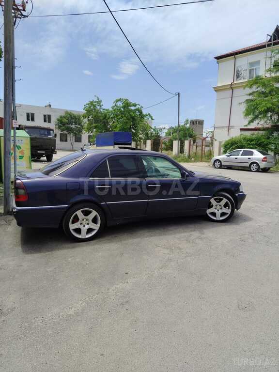 Mercedes C 230