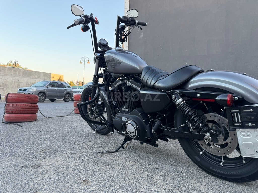 Harley-Davidson XL883N Sportster Iron 883