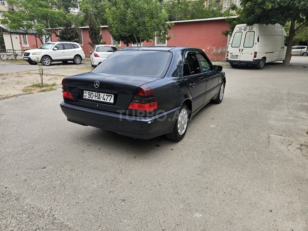 Mercedes C 180