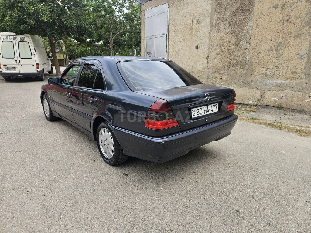 Mercedes C 180
