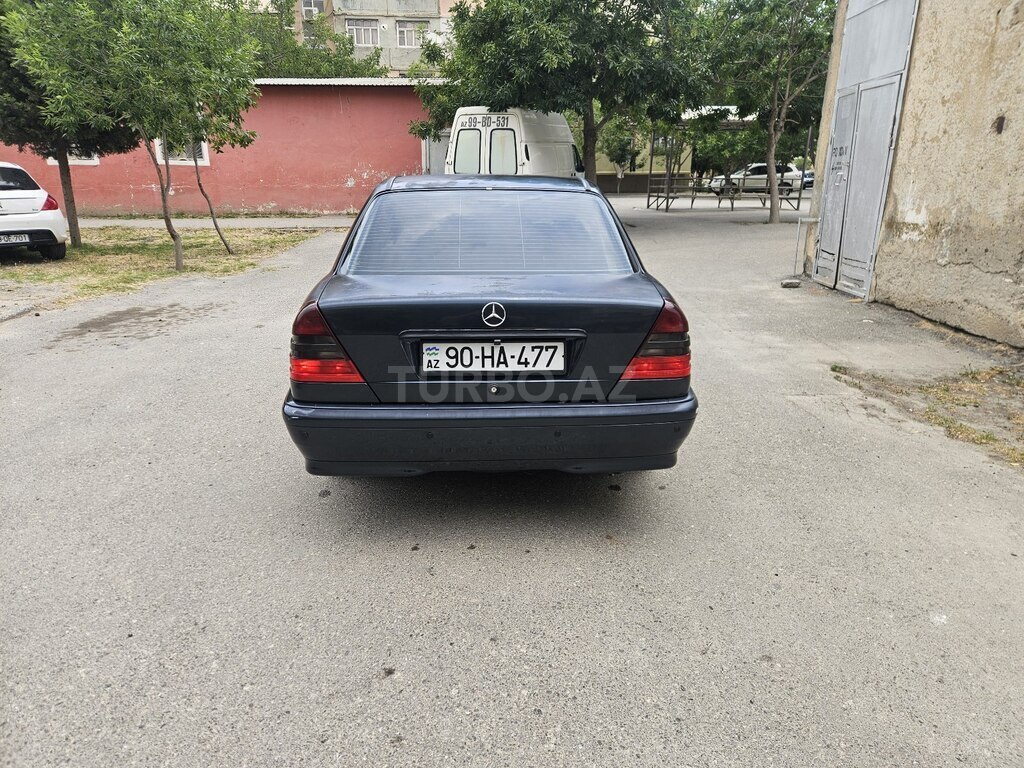 Mercedes C 180