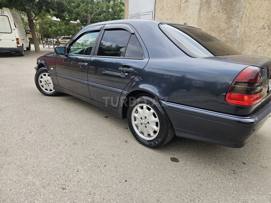 Mercedes C 180