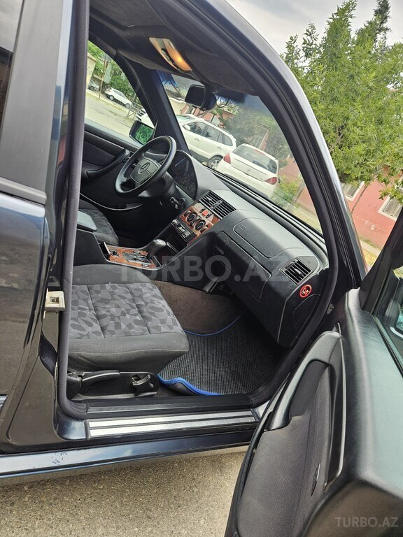 Mercedes C 180