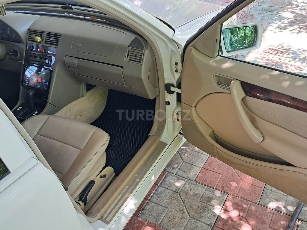 Mercedes C 230