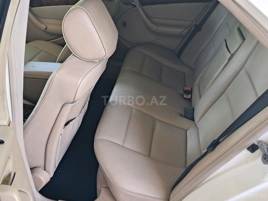 Mercedes C 230