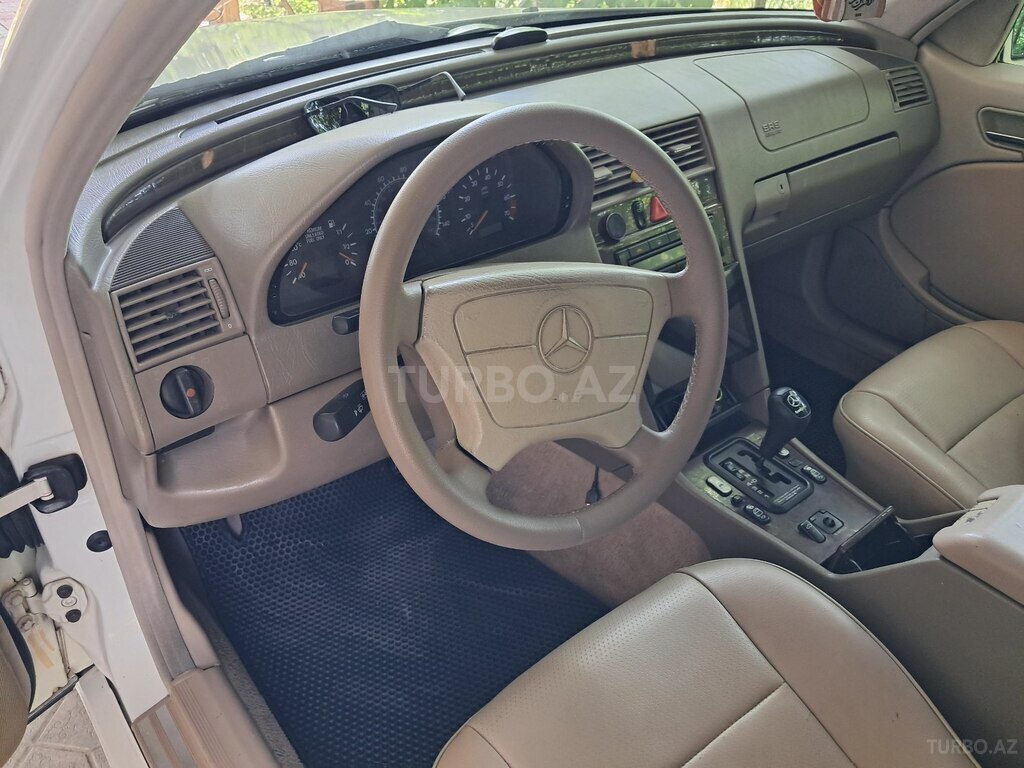 Mercedes C 230
