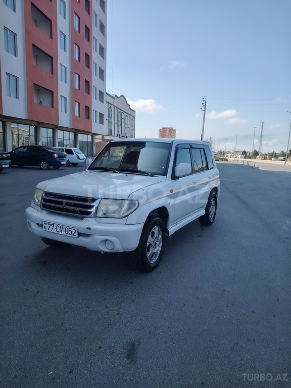 Mitsubishi Pajero io