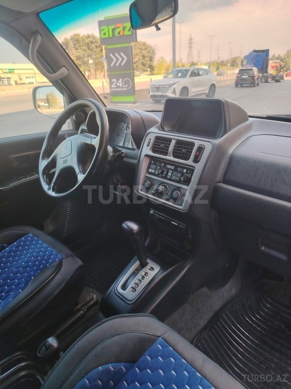 Mitsubishi Pajero io