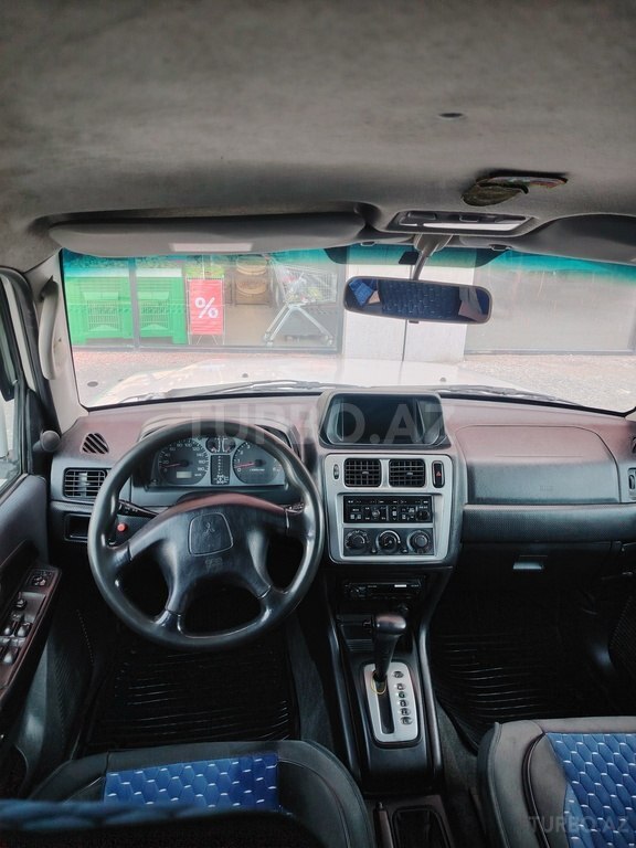 Mitsubishi Pajero io